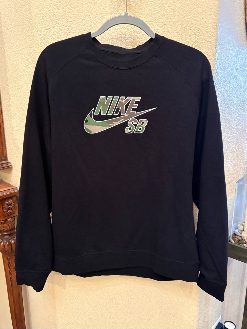 Nike SB Black Crewneck with Green Camo Swoosh Size Medium-Unisex